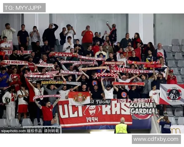 全球足球巨星风云录：揭秘绿茵场上的传奇与荣耀