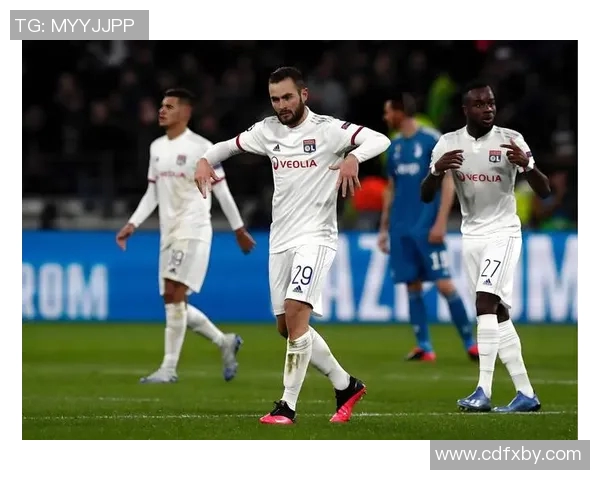 CCTV直播巴塞罗那对阵巴黎圣日耳曼精彩对决全程回顾与分析 CCTV直播巴塞罗那对阵巴黎圣日耳曼精彩对决全程回顾与分析